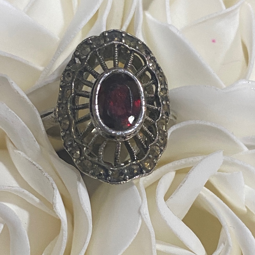 Size 6-1/2 Vintage-Style Silver Ring with Deep Red Center Stone